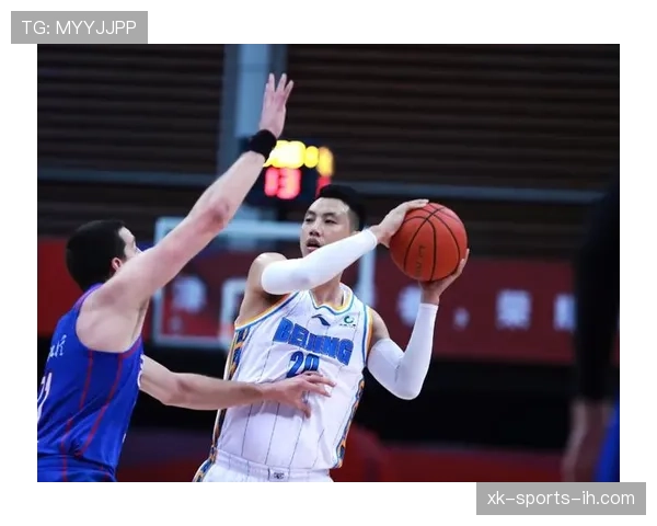 切特·霍姆格伦三分与掩护配合显著提升球队空间拉开效果