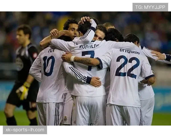 卡卡回撤接应主导进攻，关键战撕开对手高位防线